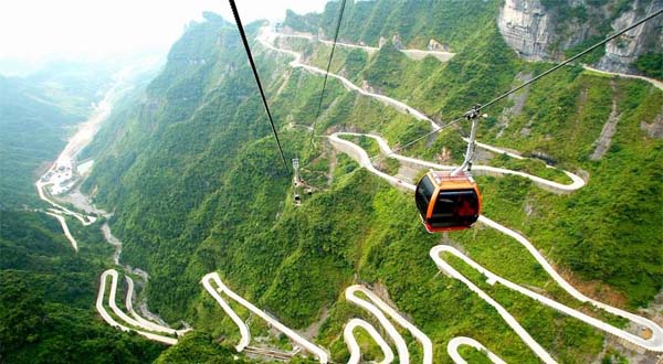 張家界、袁家界、天子山、十里畫廊、金鞭溪、土司城、天門山、鳳凰古城喜樂四日游